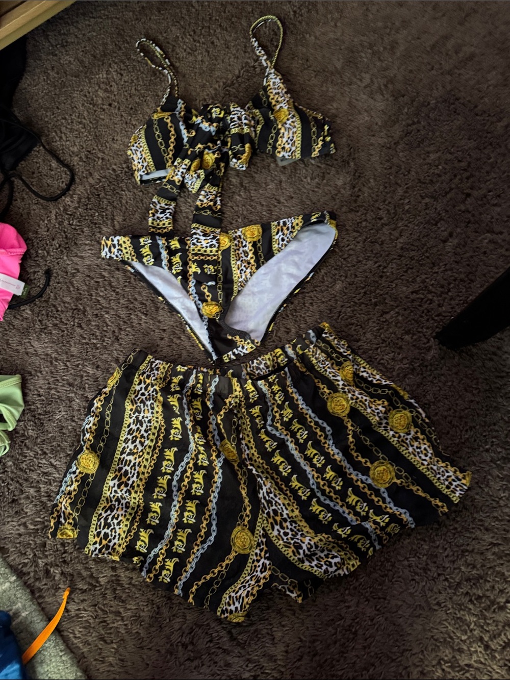 🪇🪘🐆SHEIN Black and Gold Chain Print 3-Piece Swim Set
